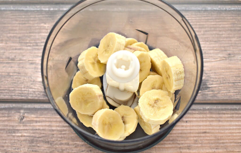 Фото рецепта - Банановый смузи с овсянкой - шаг 1