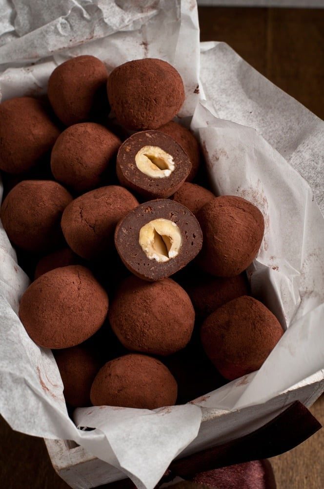 Фото рецепта - Французские трюфели из тёмного шоколада - шаг 8