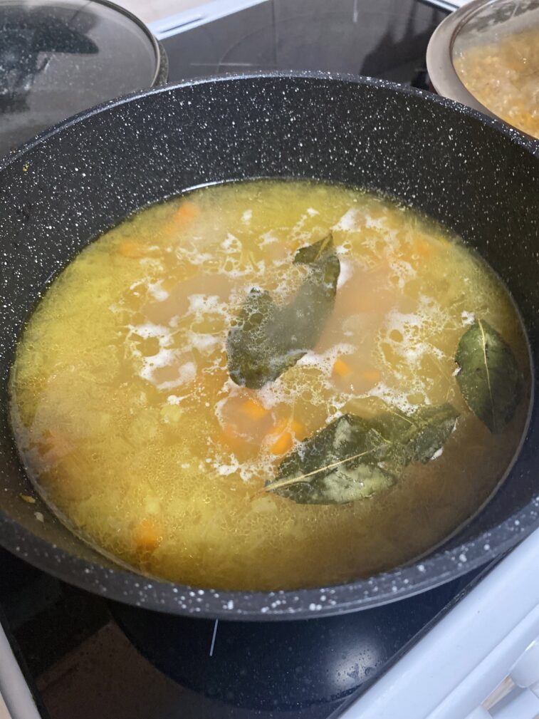 Фото рецепта - Густой суп с перловкой - шаг 7