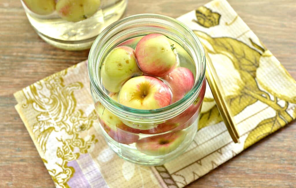 Фото рецепта - Яблочный компот на зиму - шаг 4