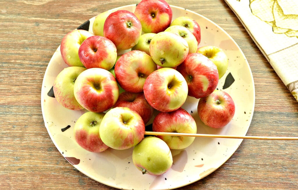 Фото рецепта - Яблочный компот на зиму - шаг 2