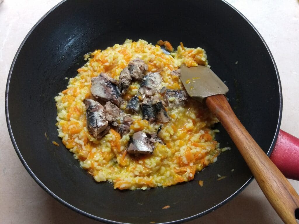 Фото рецепта - Кабачки, фаршированные сардинами и рисом - шаг 5
