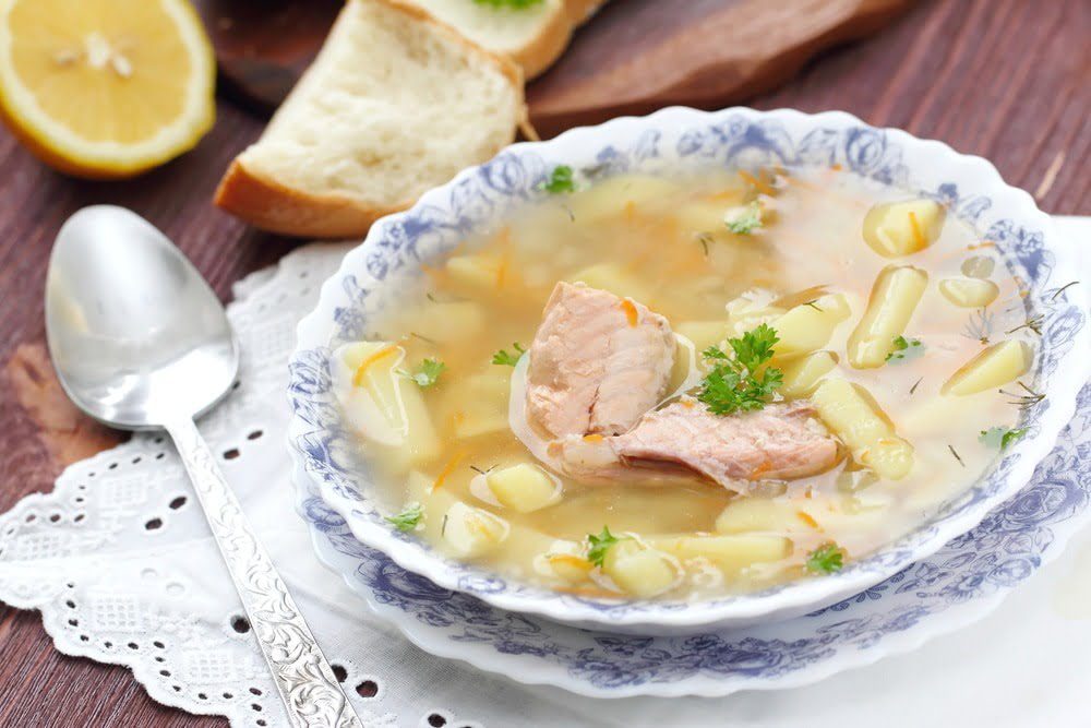 Фото рецепта - Картофельный суп с красной рыбой - шаг 5