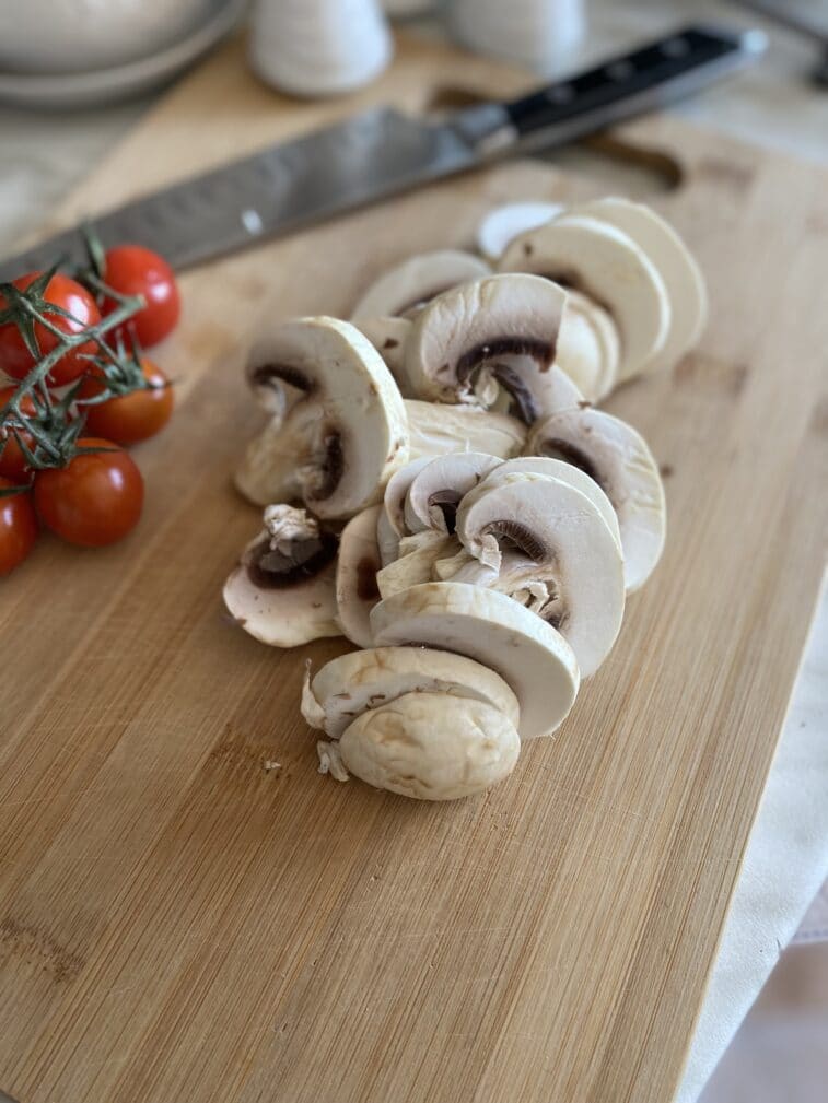 Фото рецепта - Каша из чечевицы и грибов - шаг 2