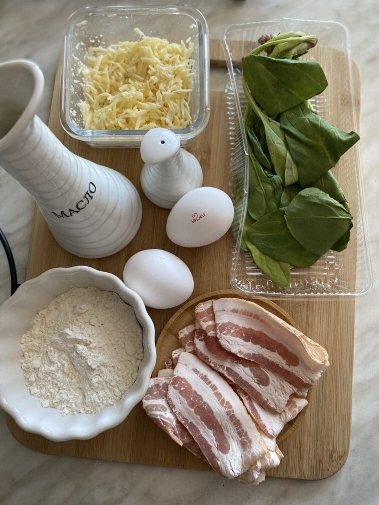 Фото рецепта - Конвертики из омлетных блинов с сыром и шпинатом - шаг 1