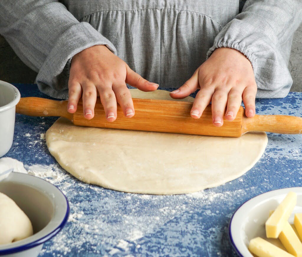 Фото рецепта - Запеченные сырные палочки в тесте - шаг 1