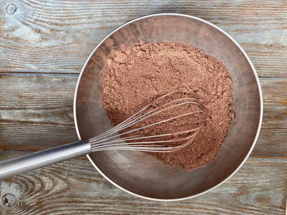 Фото рецепта - Шоколадное печенье с трещинками - шаг 3