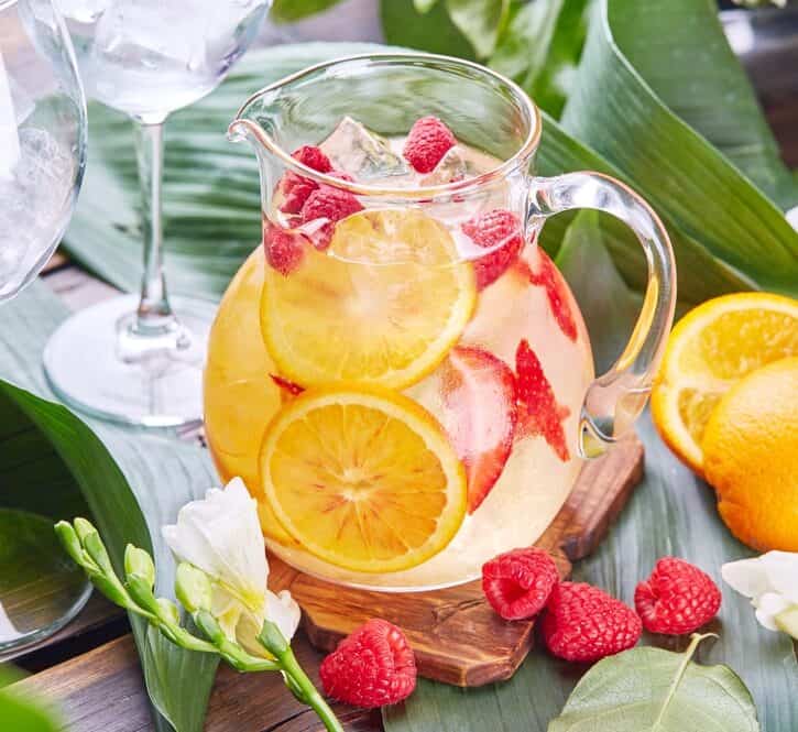 Фото рецепта - Домашний лимонад с ягодами - шаг 4