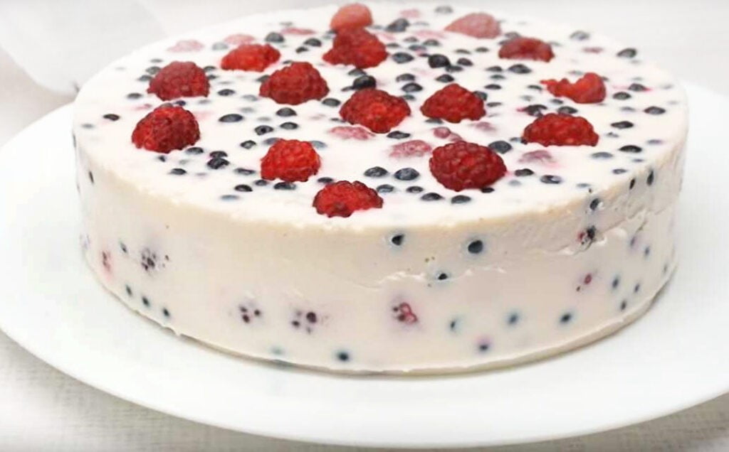 tvorozhnyj tort bez vypechki s jagodami 9f4e7dc - Творожный торт без выпечки с ягодами