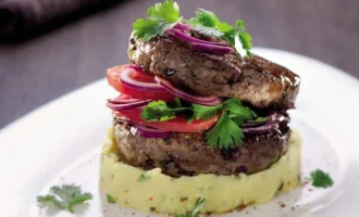 Burgery s lukom kinzoj i mocarelloj 71a5909.webp
