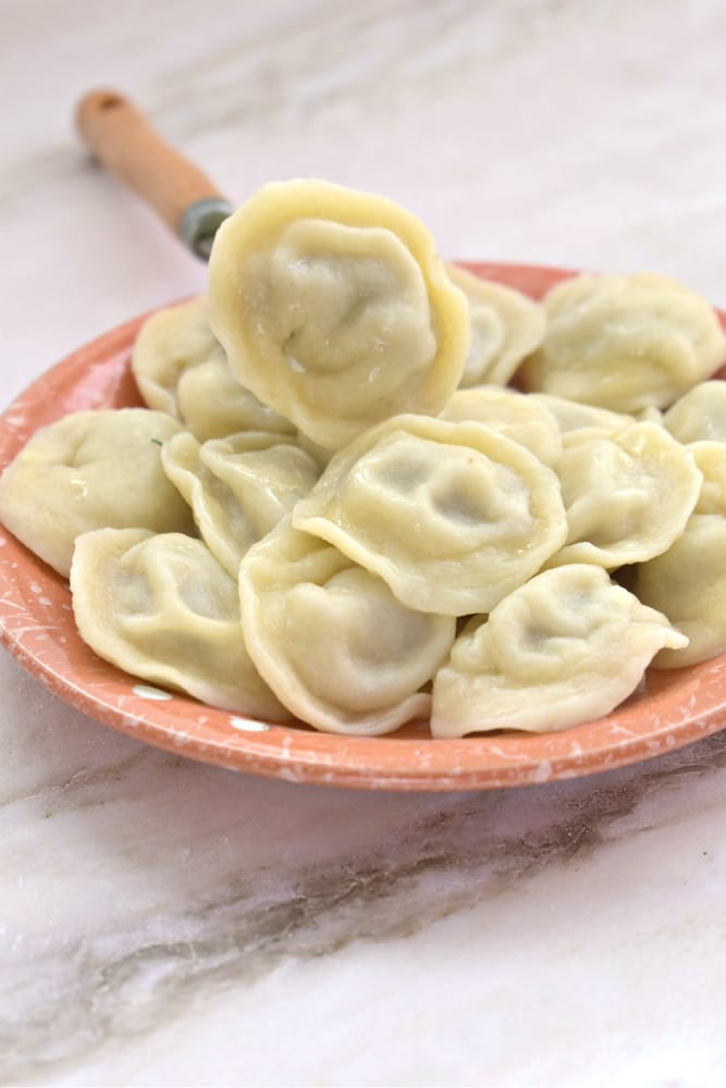 Domashnie pelmeni s farshem i zelenju f93a7a6.jpg