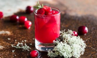 Koktejl zhele kljukva i vodka ee31ac5.jpg