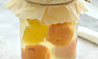Kompot na zimu s apelsinami i abrikosami 3109937.webp