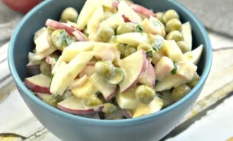 Kurinyj salat s redisom i jajcami 1c9e337.webp