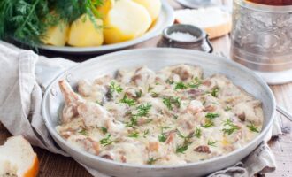 Lesnye griby v smetannom souse 8123349.jpg