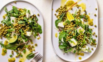 Molodoj goroshek s fetaki i zelenym salatom d7e0dd0.jpg