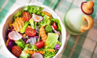Ovoshhnoj salat s maslom cb503ca.jpg
