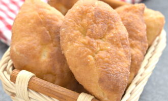 Pirozhki s mjasom i gribami 0bd1416.jpg