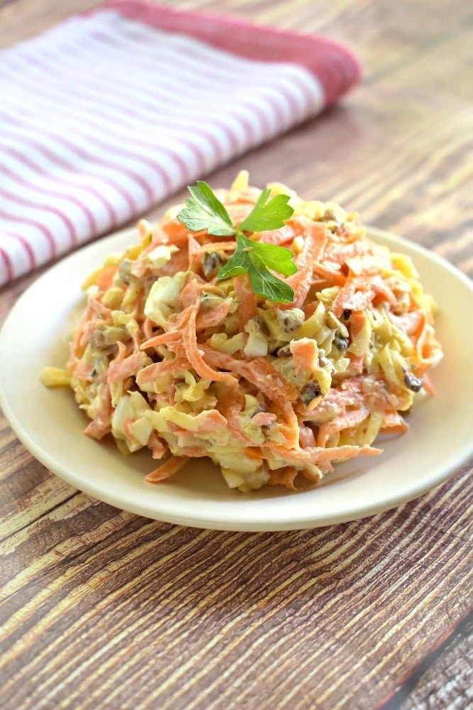 Salat iz morkovi syra i orehov 7dc654b.webp