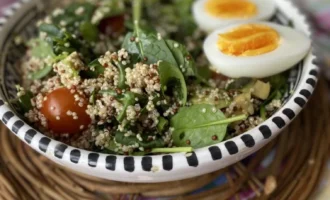 Salat s kinoa 72bf9c1.webp