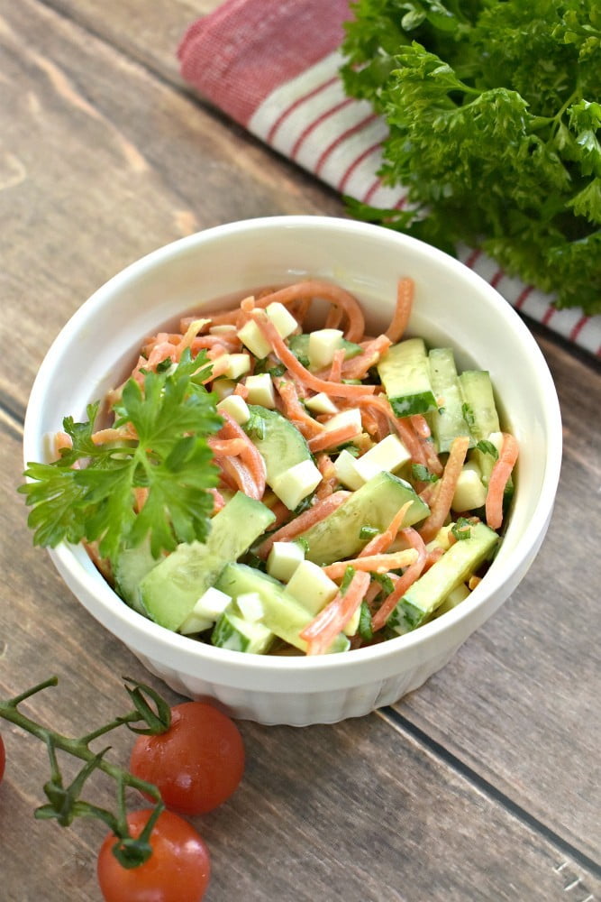 Salat s morkovju po korejski i svezhim ogurcom 49c2c2a.jpg