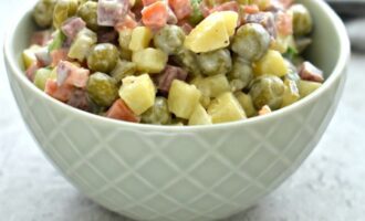 Salat stolichnyj bez jaic cafc41c.jpg