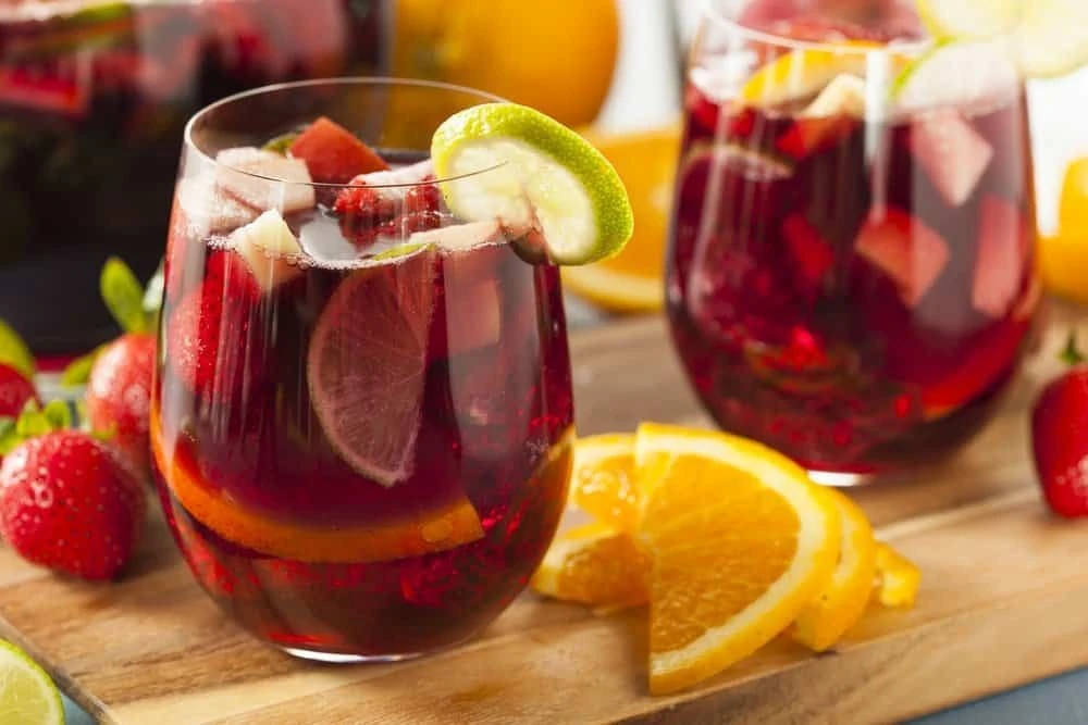 Sangrija alkogolnyj napitok na vine d7068cc.webp