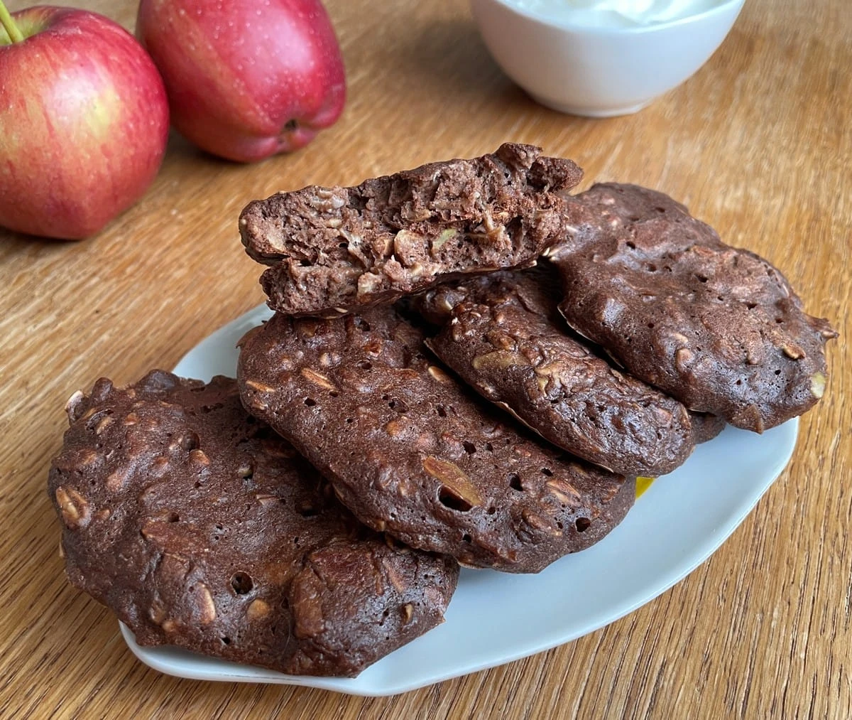 Главное фото рецепта - Шоколадные овсяные оладьи