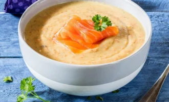Sup pjure iz chechevicy so slabosolenoj krasnoj ryboj e77333d.webp