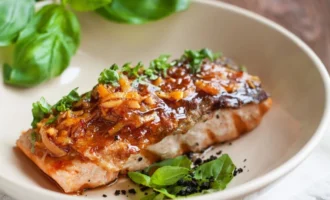 Zapechennoe file lososja v chesnochno imbirnom souse 70956aa.webp